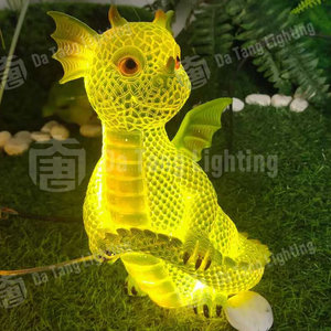 Petite lampe décorative LED en forme de dragon volant pour l'éclairage des parcs, les festivals et les installations événementielles - Product Image 2