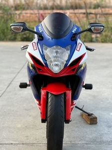 Motocyclettes d'occasion <span class=keywords><strong>Suzuki</strong></span> <span class=keywords><strong>GSX</strong></span> 600R <span class=keywords><strong>Moto</strong></span> Sportives Haute Performance État Original Excellent Son Puissant et Profond - Product Image 4