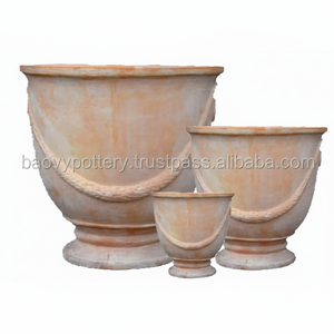 Pots en terre cuite d'argile avec le beau style pour votre jardin de rêve - Product Image 1