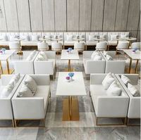Meubles commerciaux, chaises empilables et tables de salle à manger, adaptés aux restaurants, cafés, ensembles de canapés et chaises.