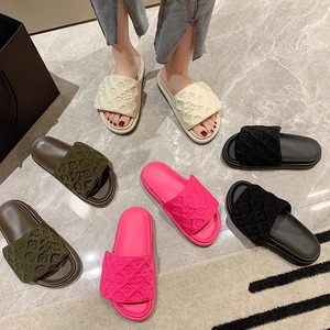 Chaussons unisexes de luxe en PVC gaufré, légers, imperméables et de haute qualité pour femmes - Product Image 6