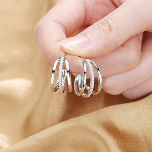 Orecchini a Cerchio a Forma di C alla Moda per Donne, Accessori per Orecchie a Strati per Uso Quotidiano - Product Image 4