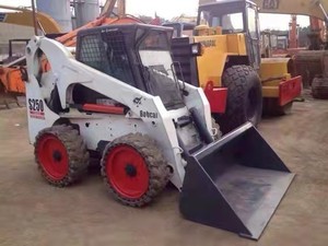 Cargadora de Ruedas Bobcat S250 de Segunda Mano, 88% Nueva, en Condiciones de Minicargadora, para Agricultura, Construcción y Uso Agrícola - Product Image 2