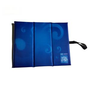 Coussin de siège pliable <span class=keywords><strong>en</strong></span> polyester personnalisé avec impression intégrale pour stade extérieur, promotionnel, avec logo d'entreprise pour cadeaux d'entreprise - Product Image 5