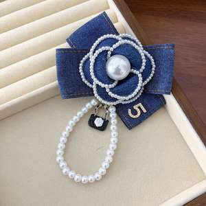 Broche de Diseño de Camelia con Perlas y Aleación Plateada, para Vestido, Camisa, Boda, Compromiso, Regalo Infantil, Accesorio, Corsage - Product Image 4