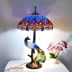 Lampe de table de style rétro européen, nouveau design inspiré du verre Tiffany, idéale pour la décoration d'hôtel, de salon ou de chambre, E26 - Product Image 4