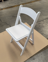 Chaise pliante en plastique résine design moderne pour l'extérieur, pour le restaurant, le mariage et l'hôtel.