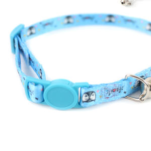 Collar Moderno y Elegante para Perro o Gato (20-31) con Estampado de Estilo Occidental, Patrón Animal, Nailon Resistente, Incluye Luces LED - Product Image 2