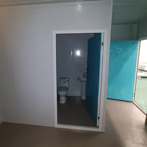 Chantier de construction moderne assemblant des structures de 20 et 40 pieds, des appartements préfabriqués en conteneurs - Product Image 5