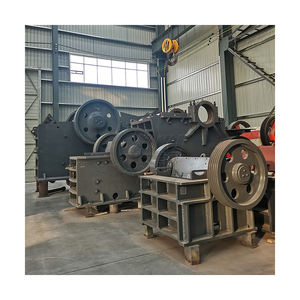 Frantoio a Mascelle Primario 1-4t/h con Motore, Macchina per la Frantumazione di Pietre, Prezzo di Fabbrica, Gruppo XKJ di Zhengzhou - Product Image 2