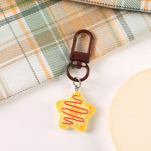 Dibujos animados para amor queso llavero colgante fresco dulce para Smiley Star <span class=keywords><strong>Joker</strong></span> bolsa pequeño PVC venta al por mayor llavero de plástico - Product Image 4