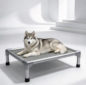 <span class=keywords><strong>Lit</strong></span> de <span class=keywords><strong>chien</strong></span> surélevé gris <span class=keywords><strong>pour</strong></span> animaux de compagnie, surface en PVC imperméable, lavable, adapté aux activités intérieures, extérieures et de jardin - Product Image 1