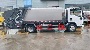 Petit <span class=keywords><strong>camion</strong></span> à ordures Isuzuu 4x2 <span class=keywords><strong>camion</strong></span> à ordures 6CBM compacteur <span class=keywords><strong>camion</strong></span> à ordures à vendre - Product Image 4