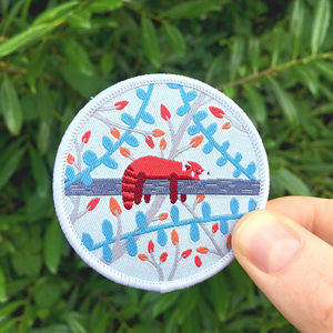 Dễ thương mô hình động vật cá nhân ĐÍNH THÊU các bản vá lỗi vòng hình dạng trang trí sắt trên dệt thêu vá Gấu trúc đỏ - Product Image 1