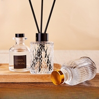 Bouteille d'huile d'arôme en verre vide de 100ml 250ml avec bâtons de diffuseur de roseau 4oz 8oz bouteille de diffuseur de roseau en verre de parfum