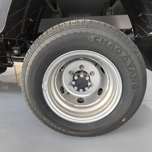 Camioneta Foton Nueva 4x2 con Plataforma Abatible, Doble Cabina, Cámara Trasera, Emisión Euro 2, Chasis Izquierdo en Venta - Product Image 5