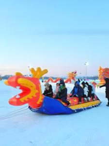 Deporte de invierno, tubo de nieve inflable de PVC resistente al frío, bote de plátano de arrastre, trineo de nieve de remolque resistente para niños y adultos - Product Image 4
