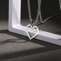 Colliers pour femmes en acier inoxydable de gros, pendentifs en acier titane, accessoires de shopping, petits cadeaux et souvenirs