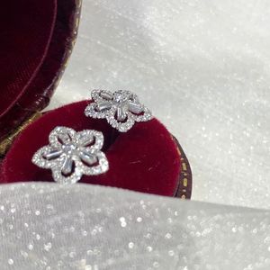Xinfly Wholesale Fine Jewelry Simple Fashion 18k Gold <b>Daisy</b> Flower Shape 0.40ct Natural Diamond Screwback Stud <b>Earring</b> - Product Image 2