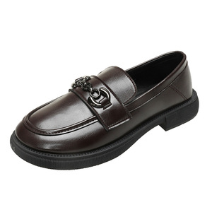 Nouvelle Arrivée Chaussures Plates en Cuir Style Britannique à Chaîne Grande Taille pour Femmes Automne à Enfiler Talon Bas - Product Image 6