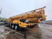 Grue mobile tout-terrain hydraulique chinoise de 100 tonnes de capacité de levage QY100K-I, grue à flèche télescopique sur camion à vendre