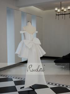 <span class=keywords><strong>Robe</strong></span> de mariée <span class=keywords><strong>civile</strong></span> courte en satin basque avec un grand nœud amovible et détachable, épaules dénudées, Ruolai QD06398 - Product Image 5