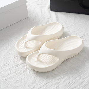Nouvelles tongs d'été pour femmes, à semelle fine, antidérapantes, désodorisantes, tendance, polyvalentes, de plage, haut de gamme, pour l'international - Product Image 3