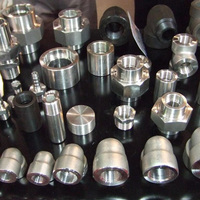 ASTM/DIN EN JIS 규격 스테인리스강 단조 4방향 크로스 파이프 커넥터 1/8"-4" 사이즈 파이프 클래스 3000 소켓 용접 나사형 피팅