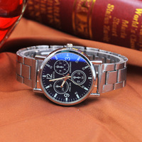 Jam Tangan Quartz Sport Mewah Murah Grosir untuk Pria, Desain Bisnis Terbaru dengan Casing Logam Alloy 38mm, Dial 20mm, Fashionable Reloj Hombre