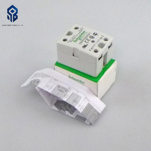 Sc Hneider Gloednieuw en origineel Plc elektrisch solid-state relais SSRPCD25A1 007635 Originele doos PLC-programmeringscontroller Rapid - Product Image 1