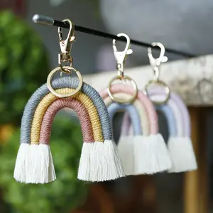 Neues Design Makramee Regenbogen geformte Tasche Charm Schlüssel bund Anhänger Faser Art Boho Makramee Schlüssel ring Zubehör Quaste Schlüssel bund