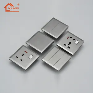 Interruttore Elettrico Ultra Sottile KLASS UK <span class=keywords><strong>con</strong></span> 3 Pulsanti e <span class=keywords><strong>Presa</strong></span> a Muro per Uso Residenziale - Product Image 1