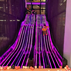 Aire de jeux intérieure commerciale personnalisée avec toboggans LED, parc de trampolines, parcours <span class=keywords><strong>ninja</strong></span>, super grimpeur, matériau PVC, grande capacité - Product Image 1