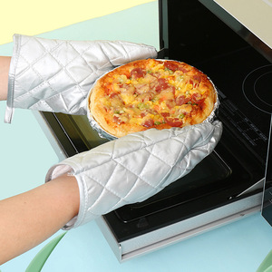 Oven Mitts <b>Silver</b> Coated 26cm Heat Resistant For Baking Microwave Use - Product Image 1