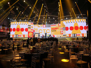 Écran LED intérieur pour aéroport/ commerce/ église P1.25 P1.86 P2.5 P3 Fine Pitch 4K HD 90 °   Mur vidéo à cubes modulaires - Product Image 3