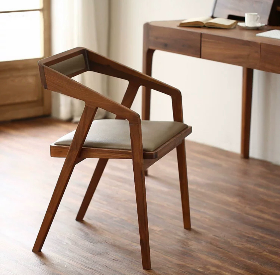 Chaise livre en bois massif