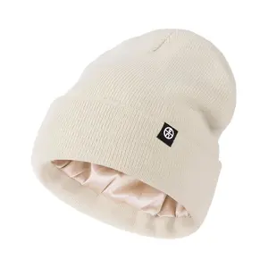 Berretti con logo ricamato personalizzato berretto lavorato a maglia cappello invernale di design in raso di seta beanie hat