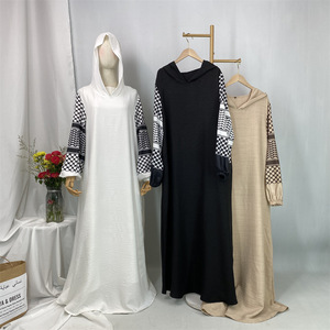 ชุดอาบายะแบบเรียบง่ายสไตล์กิโมโนสำหรับผู้หญิงมุสลิม ลายปักผ้าเครป พร้อมผ้าคลุมศีรษะแบบปาเลสไตน์ (เคฟิเยห์) สไตล์ดูไบ สำหรับเทศกาลอีดและรอมฎอน - Product Image 1