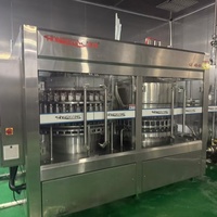 Machine de remplissage entièrement automatique pour canettes en aluminium 3000-8000BPH pour ligne de production de boissons gazeuses / jus / boissons énergisantes