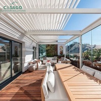 Pergola à lames orientables et inclinables en aluminium pour un confort extérieur