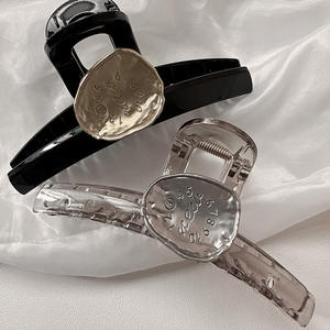 Pince à cheveux grande taille en alliage, motif lettre irrégulière, style rétro, creuse, tendance, pour femme, élégante - Product Image 1