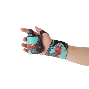 สายรัดข้อมือปรับระดับได้ Berserk สำหรับฝึกซ้อม ยกน้ำหนัก ออกกำลังกาย รองรับการใช้งานในยิม พร้อมโลโก้แบบกำหนดเอง ลายอนิเมะ สายรัดข้อมือสำหรับยกน้ำหนัก - Product Image 5