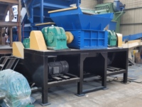 Broyeur semi-automatique haute productivité 45 kW pour plaques en plastique de rebut avec moteur à double arbre et roulement