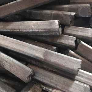 Charbon de bois en briquettes carrées à haute valeur calorifique A pour chicha, valeur calorifique jusqu'à 7800 Kcal, emballage standard boîte de 15 kg - Product Image 3