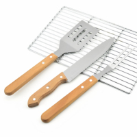 Vente chaude Ensemble d'ustensiles de barbecue en acier inoxydable 2/3/4 pièces pour grillades en plein air avec étui - Spatule, pinces, fourchette, couteau pour le camping