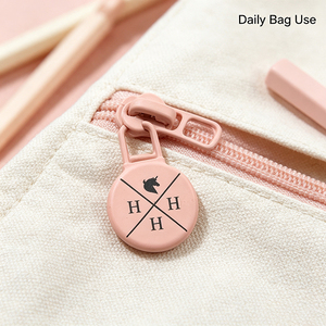 Tirant de fermeture éclair rond rose imprimé avec logo HH en alliage pour sacs, pochettes, portefeuilles et accessoires quotidiens - Product Image 6