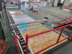 Ligne de production de revêtements de <span class=keywords><strong>sol</strong></span> enroulés en vinyle PVC <span class=keywords><strong>non</strong></span> <span class=keywords><strong>moussant</strong></span>, flexibles et solides - Product Image 5