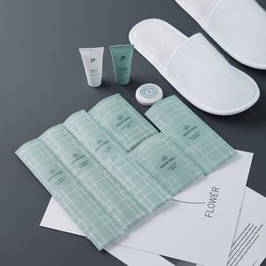 Ağırlama Spa için özel Logo çevre dostu otel terlikleri toplu yumuşak fırçalanmış kadife tek kullanımlık terlik - Product Image 2