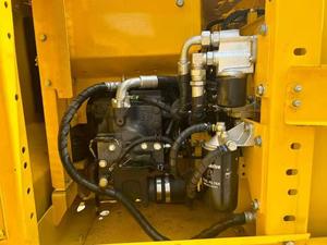 Excavatrice sur chenilles hydraulique Komatsu PC130LC-10M0 d'occasion du Japon, 13 tonnes, faible consommation de carburant, en stock, prête à l'exportation - Product Image 5