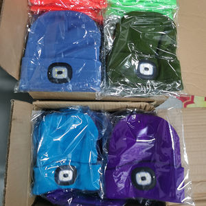 Gorro de punto con linterna de noche recargable por USB, gorro de invierno con luz <span class=keywords><strong>LED</strong></span>, gorro de invierno con 4 faros - Product Image 6